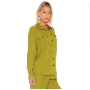 LPA Candace Button Down Shirt in Kermit Green Size M